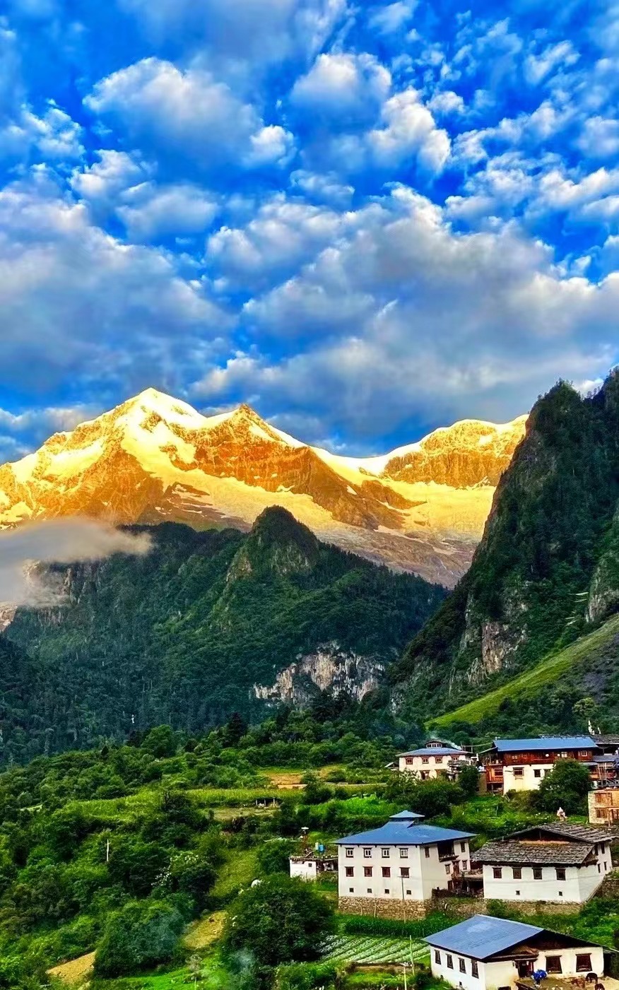 跟著麗江小編一起游云南：走進(jìn)雨崩，徒步探尋云南深藏的絕美天堂！